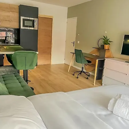 아파트 Cosy Center