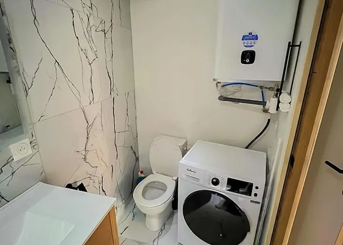 Cosy Center 아파트