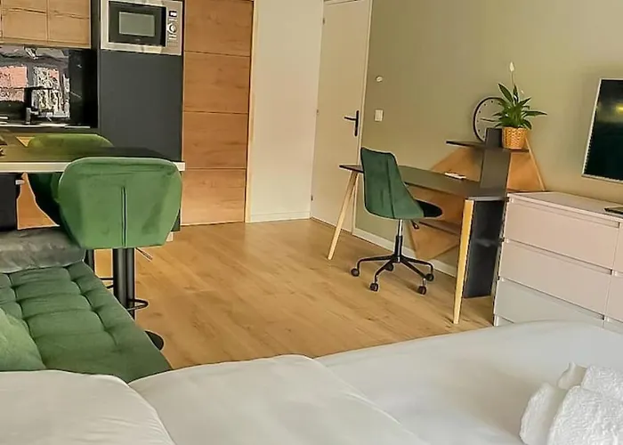 아파트 Cosy Center